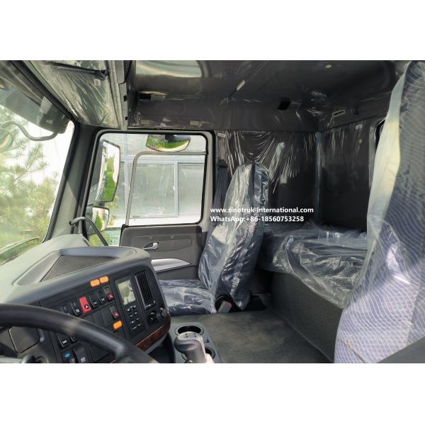 Sinotruk Howo Sprinkler Water Tank Truck 10-25CBM 6 X 4 Euro 2