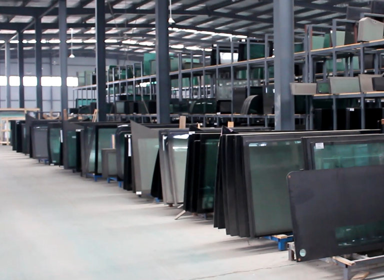 Sun Protection  Bus Windshield Glass Laminated Tempered Green Color Long Lifetime