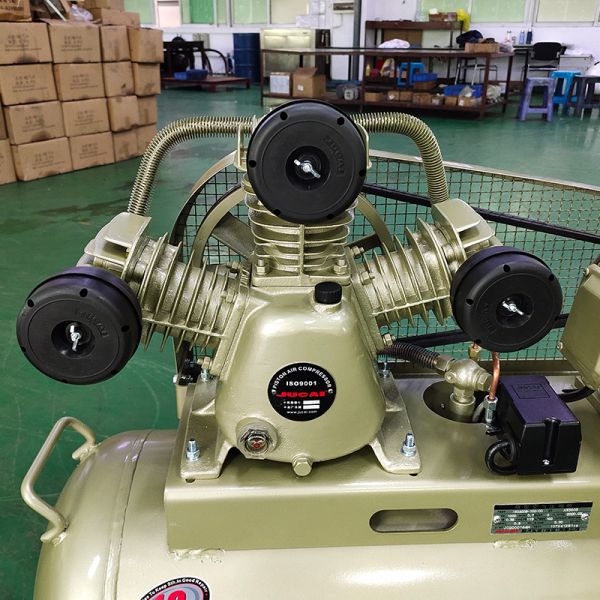 Industrial 3KW Belt Driven 4 Hp Air Compressor Pump Head 1230 Rpm Revolve Speed