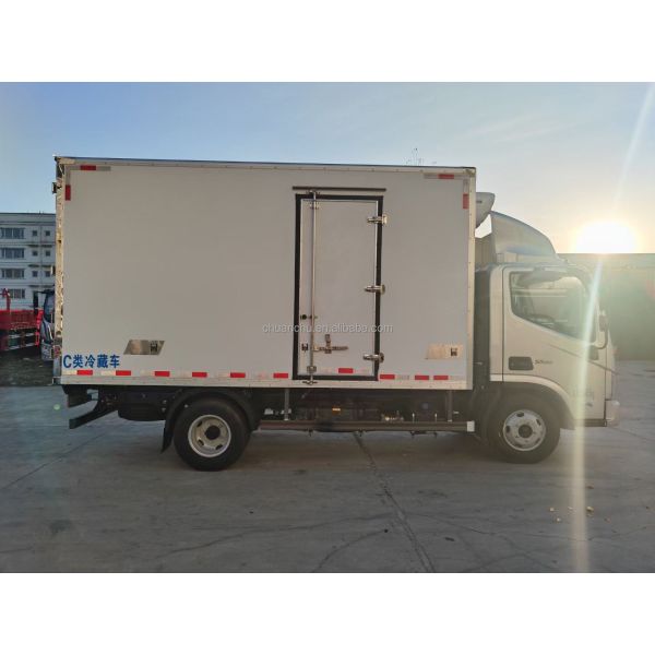 FOTON 4x2 Refrigerated Cold Room Truck Horsepower 150hp Freezer Delivery Truck