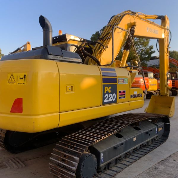 Excavadora de rastreamento PC220 Komatsu usada