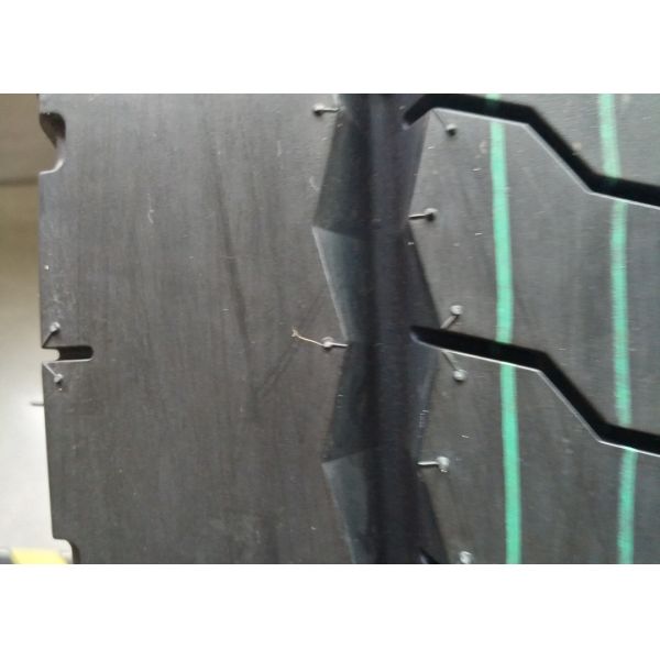 TL / TT Tube Low Rolling Resistance Truck Tires , 12R 22.5 Tires Closed Tire Shoulder