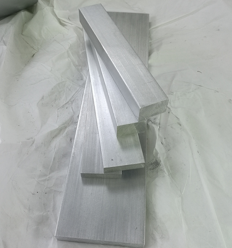 Rectangular 6060 6061 T6 Extruded Aluminum Alloy Bar 12m Length