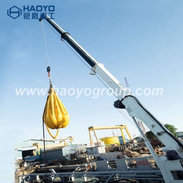 Customized lift weight 1 ton 3 ton 4.5ton telescopic boom marine deck crane for sale