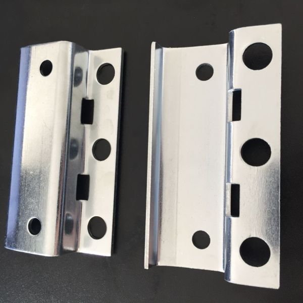 Parties d'estampage en tôle d'aluminium en acier inoxydable OEM personnalisées avec découpe laser