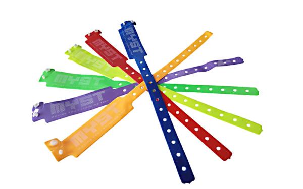 Waterproof Vinyl Custom Plastic Bracelets Imprinted Logo For Waterpark