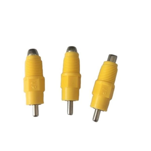 Автоматическая ниппельная поилка для цыплят-бройлеров китайского производства.