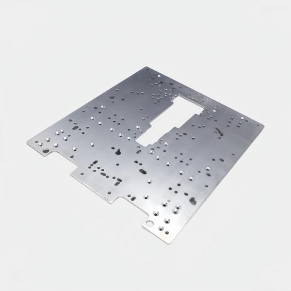 Painel decorativo de alumínio anodizado de precisão / Painel de interruptor de alumínio com resistência a impactos aumentada