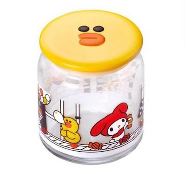 Transparent Color Glass Storage Jar Plastic Toy Figures Sell In HongKong 7 - 11 Store For Collection