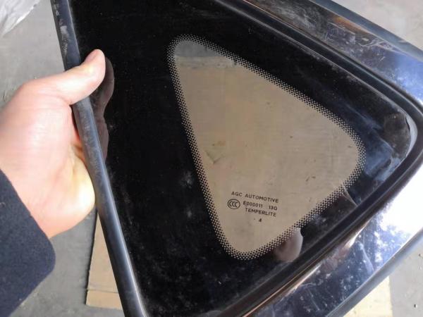 Infiniti Ex25 Rear Triangle Automotive Laminated Glass Manufacturer