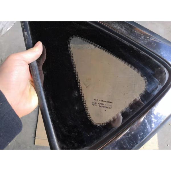 Infiniti Ex25 Rear Triangle Automotive Laminated Glass Manufacturer