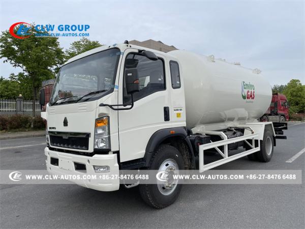 Howo 4X2 RHD 15000 litros de caminhão de cauda cortada do propano com distribuidor