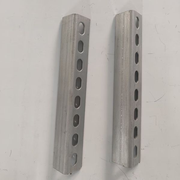 Polishing Punched Angle Iron Slotted Angle Bar For Construction Use