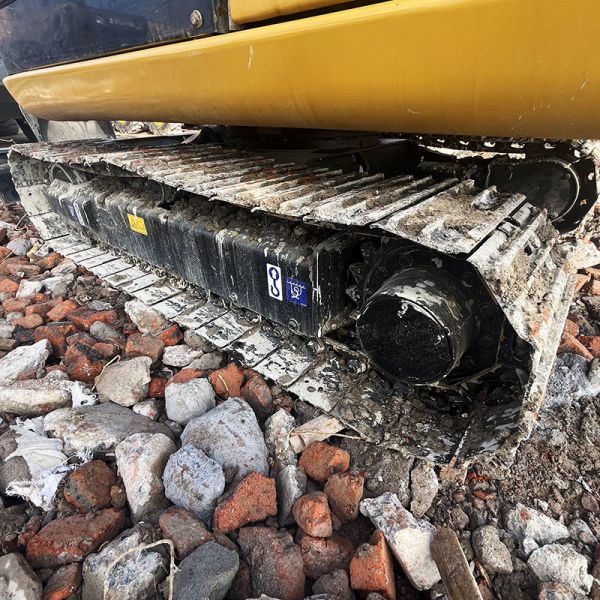 Used Caterpillar 305.5E2 Excavator 0.22m³ Bucket Capacity 34kw Rated Power 5.5 Tonnage