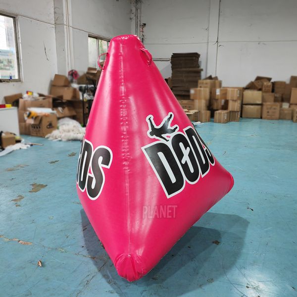 Настроенный логотип надувный треугольник Водный буй Водный парк Надувный плавучий маркер