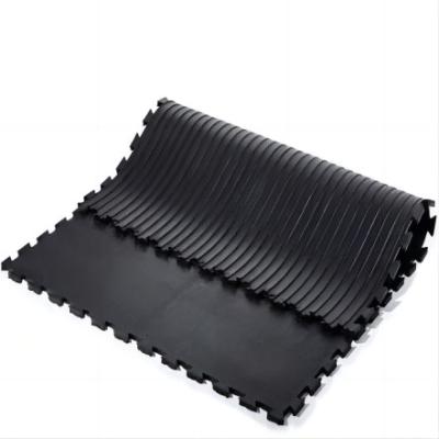 Wear Resistant Interlocking Stable Mats Rubber OEM For Horse Stall