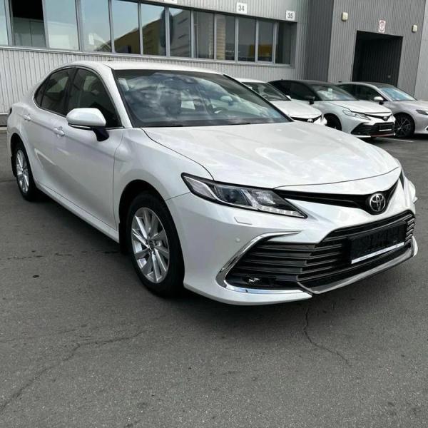 To-yota C-amry 2.0GVP FWD 4-door 5-seat L4 Gasoline 2023 2024 Chinese LED Electric Fabric Flush Doors Dark Fuel Electric