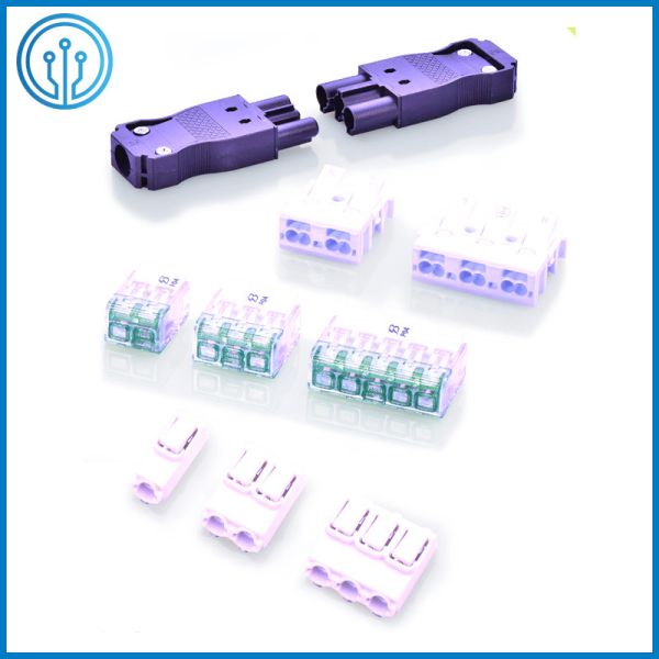 В линии терминале винта FT06-4 M3 соединителя с Fuseholder 6.3A 250V и терминале 32A 450V