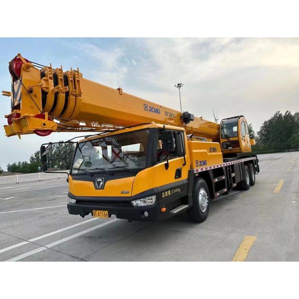 Low-Hour XCMG QY30K5 30-TON Used Truck Crane  | 44m BOOM+AUTO Jib | Excellent Condition