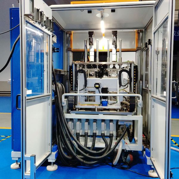 Machine de soudage à plaque chaude infrarouge de haute précision à 220V 50HZ et garantie d'un an pour le soudage en plastique