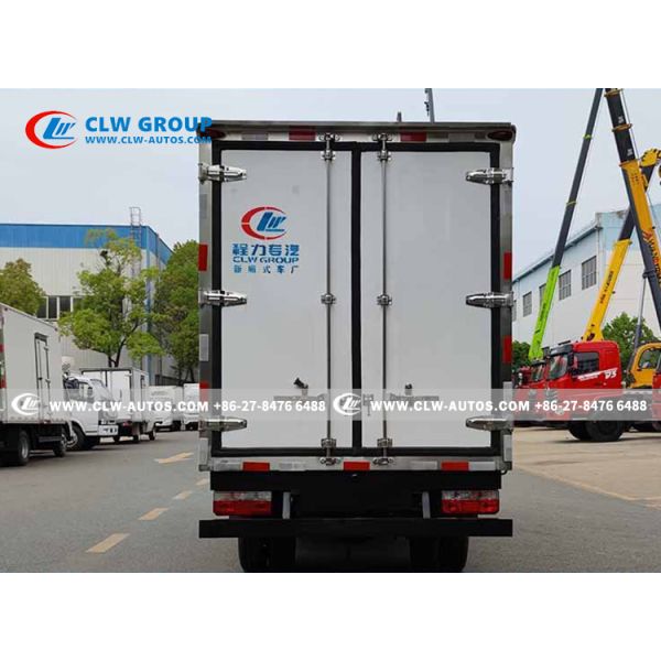 Dongfeng Mini 6 CBM Freshgoods Refrigerated Box Truck Insulation Trucks