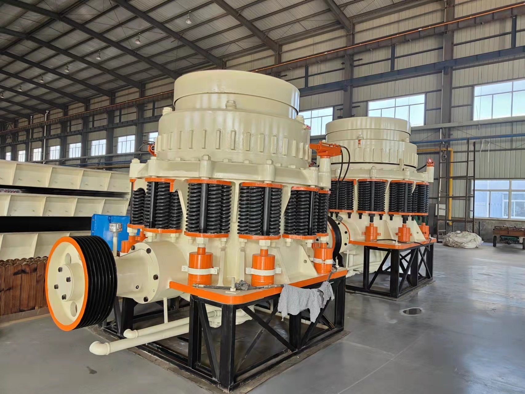 Installation Under Technical Guidance Spring Cone Crusher for High Productivity