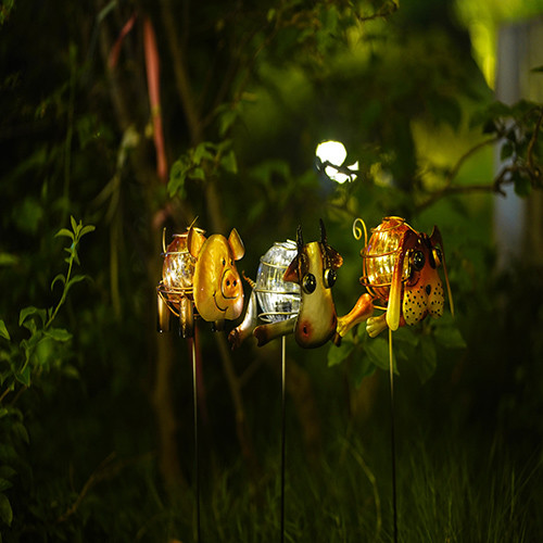 Животные сада небольшого металла солнечные затыкают внутри солнечную приведенную в действие на открытом воздухе многократную цепь светов