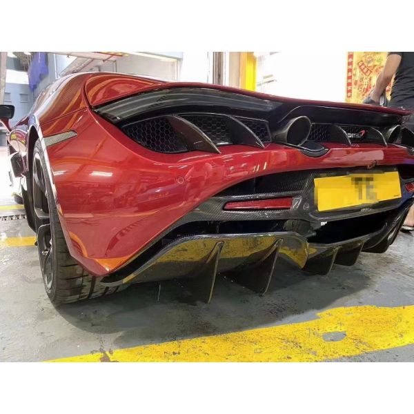 Le kit de corps en fibre de carbone pour McLaren 720S 720 amélioré TOPCAR Style