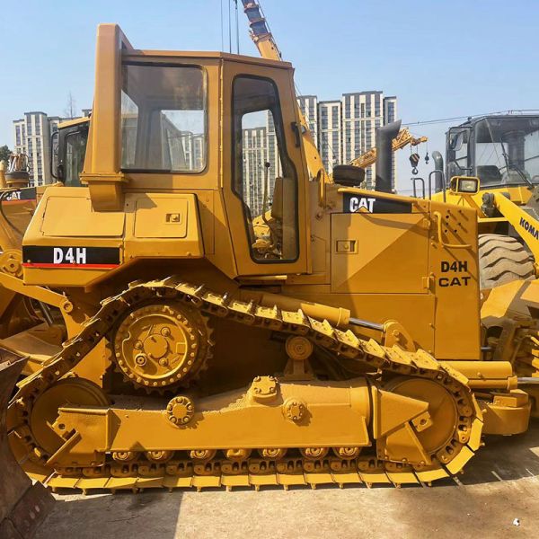 3900 кг Использованный бульдозер Caterpillar Cat D4H Строительная машина