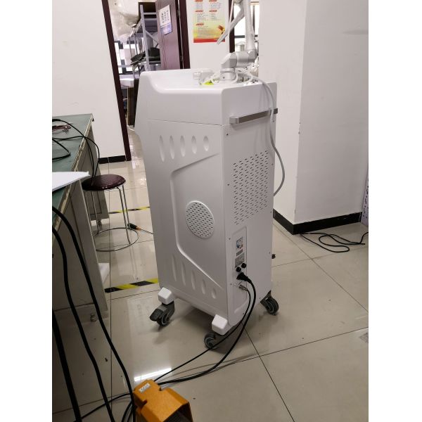 Hot sale scar removal stretch mark removal 10600nm Fractional Co2 laser machine