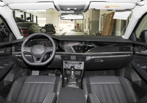 Sedan médio do assento da porta 5 do carro 280TSI 4 de Volkswagen Passat 2023