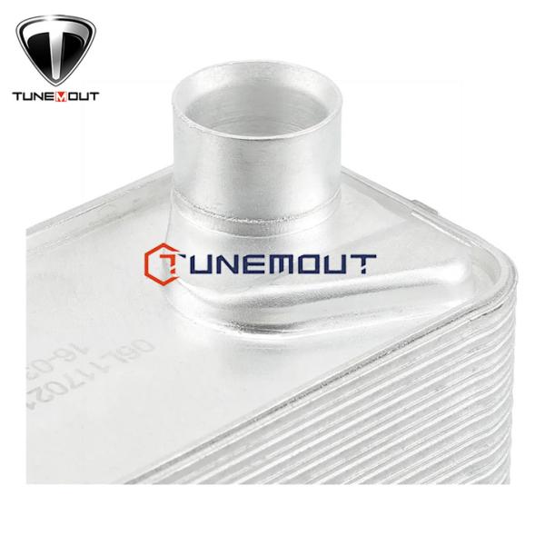 06L117021E 06L117021G 06L117021C Engine Oil Cooler For 15-19 Audi Volkswagen