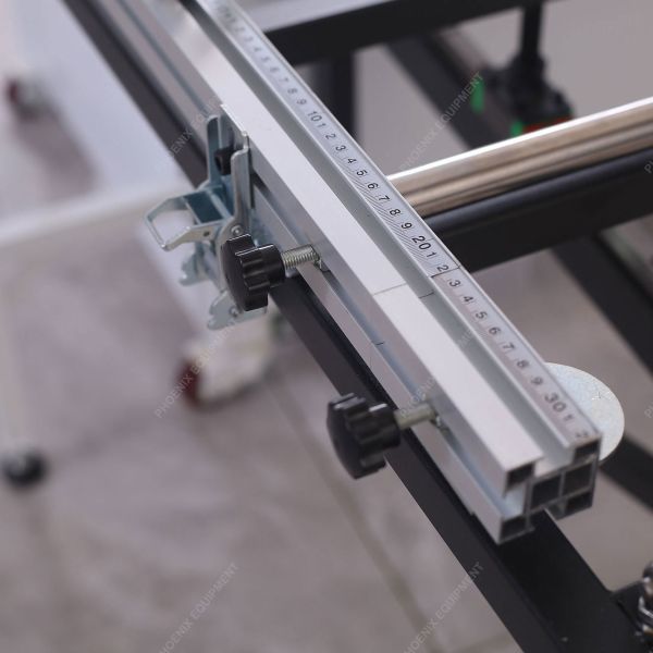 Precision Automatic Sliding Mitre Saw for Plywood Panels in Manufacturing Plants