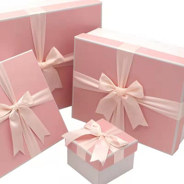 Spot Color Luxury Pink Rigid Cardboard Gift Box Bolsas de mão Caixa de embalagem de presentes cosméticos com fita