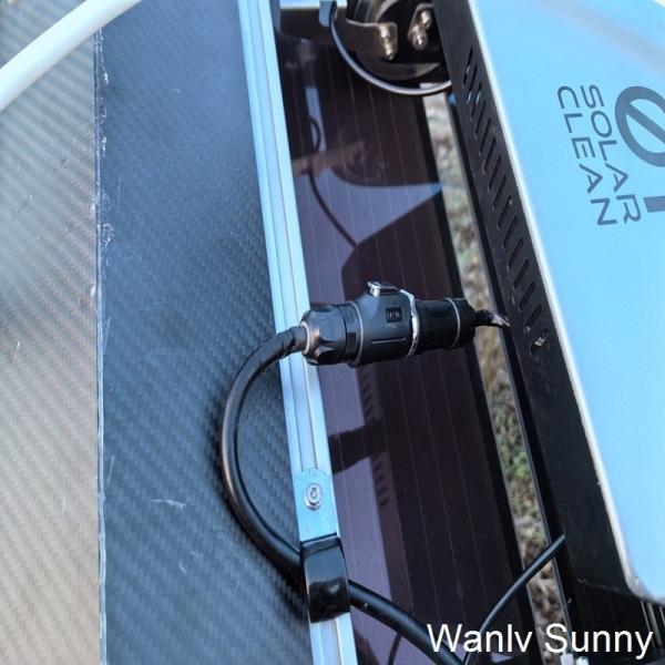 Solar Panel Cleaning Crawler 24V Self Cleaning Robot for Dry Cleaning or Water Washing