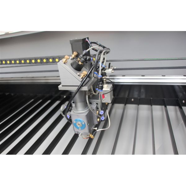 Steel Acrylic Wood MDF Metal Nonmetal Laser Cutting Machine CO2 1600x1000mm