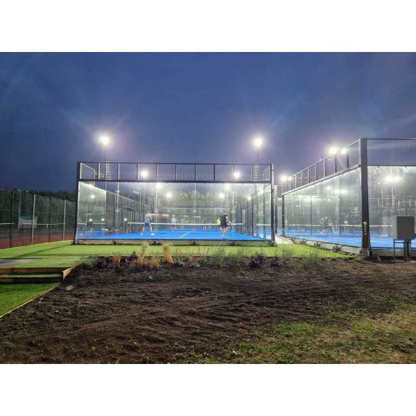 Système de cour de padel en verre haut de gamme Facilité de tennis personnalisable professionnelle