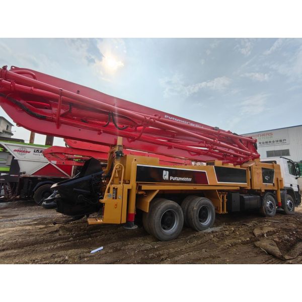Compact Structure Putzmeister Concrete Pump Truck Cylinder Type Intelligent Electrical Control