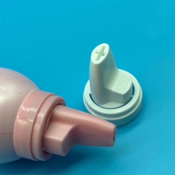Secure Travel-Friendly Hair Mousse Dispensing Nozzle for Frequent Travelers and Gym-Goers with 360-Degree Locking Cap