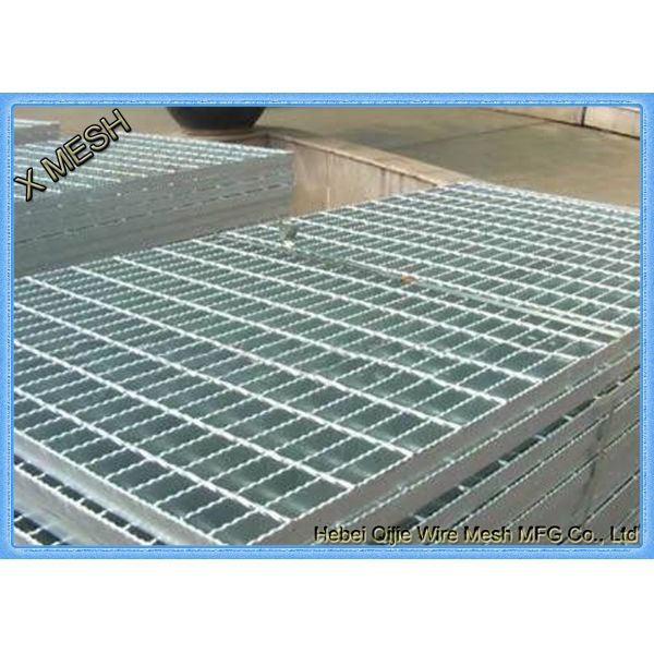 Hot Dipped Galvanized Steel Grating Serrated Welded For Platforms 25 X 3.0 Mm Type