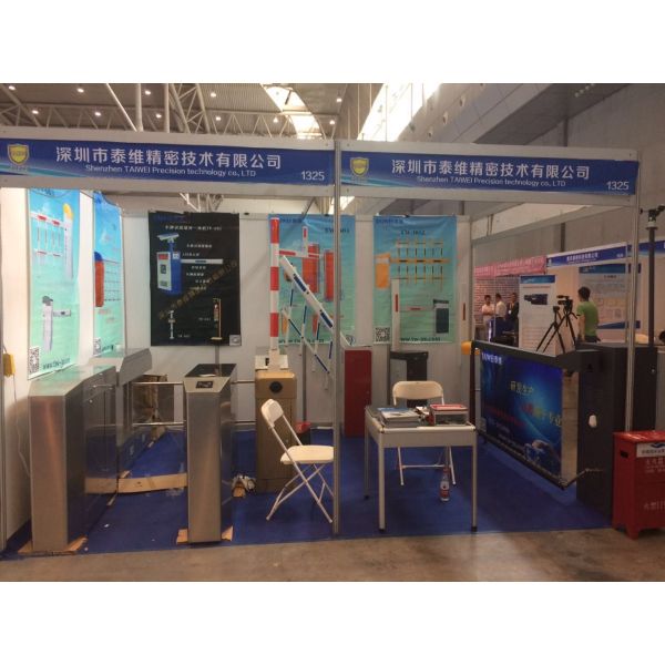 Anti Tailgating Facial Recognition Gate , Stainless Steel Flap Barrier Gate Entrance