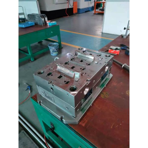 300k - 1000k Cycles E420 Precision Plastic Injection Mold