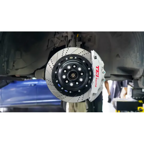 Front Big Brake Kit 6 Piston Caliper With 355*32 Mm Rotor BBK Auto Brake System For Range Rover Evoque 18 Inch Car Rim