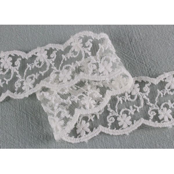 Белая флористическая вышитая отделка шнурка, отделки дизайна шнурка выпушки волны нейлона хлопка