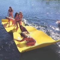 Taille personnalisée Mat flottant en mousse de couleur résistant à la déchirure