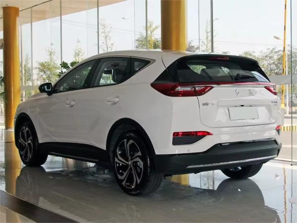 2022 HongQi E-HS3 SUV Veículo elétrico 4WD com ajuste elétrico do assento do copiloto