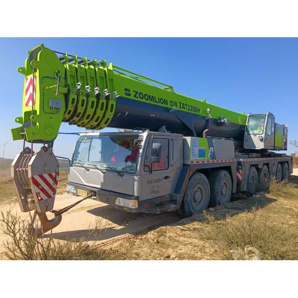 Used 2010 Zoomlion QAY180V633 180 Ton All Terrain Crane