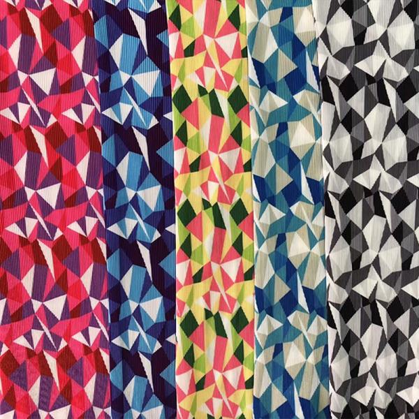 Floral Dots Geometric Print Crepe Woven Fabric Tie Dye 250gsm For Garment