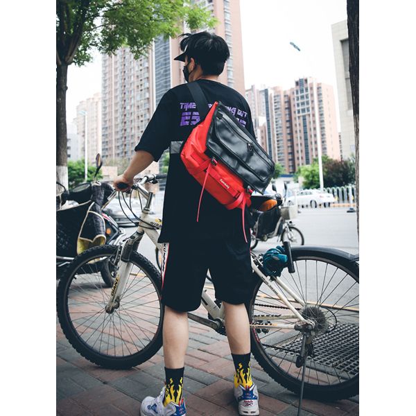 Personality contrast Messenger bag tide cool locomotive shoulder bag new academic style