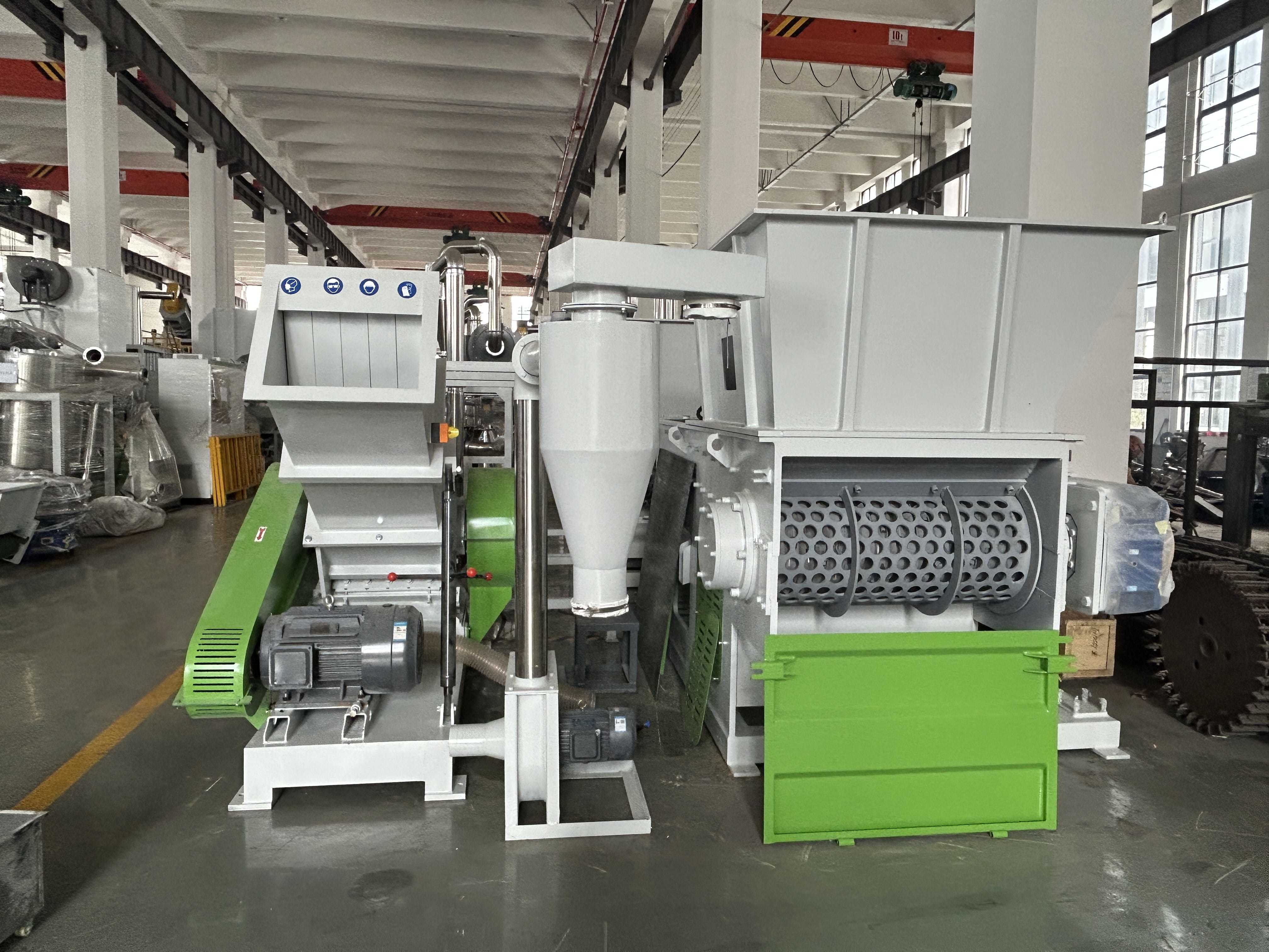 China Pipe Extruder Crusher Machine for Processing Waste Pipe and Profile
